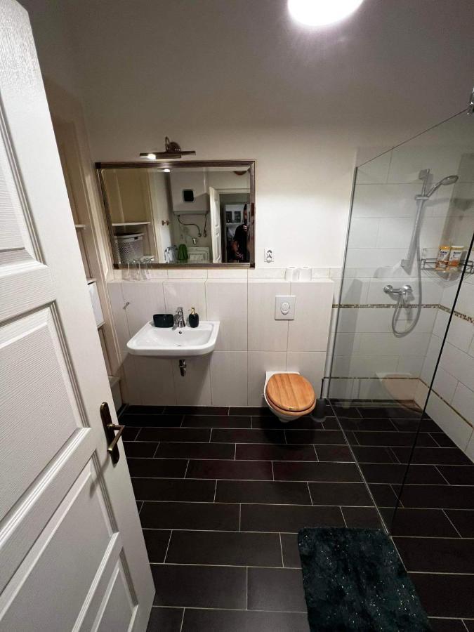 Adorable, Cosy At The Heroes' Square Appartement *