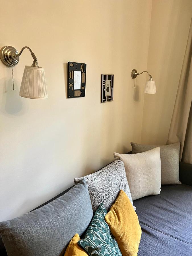 Appartement Adorable, Cosy At The Heroes' Square